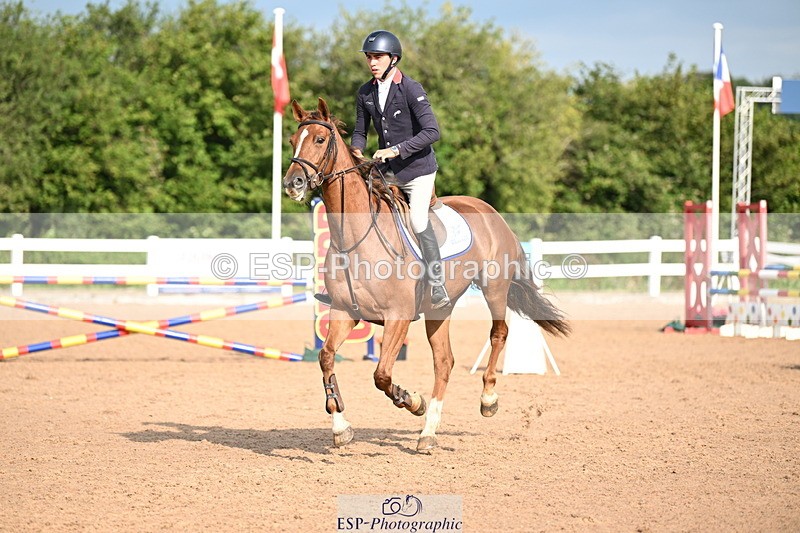 240802A-091144-03324 - Cls 21 A&B Brit Nov & 90cm Open