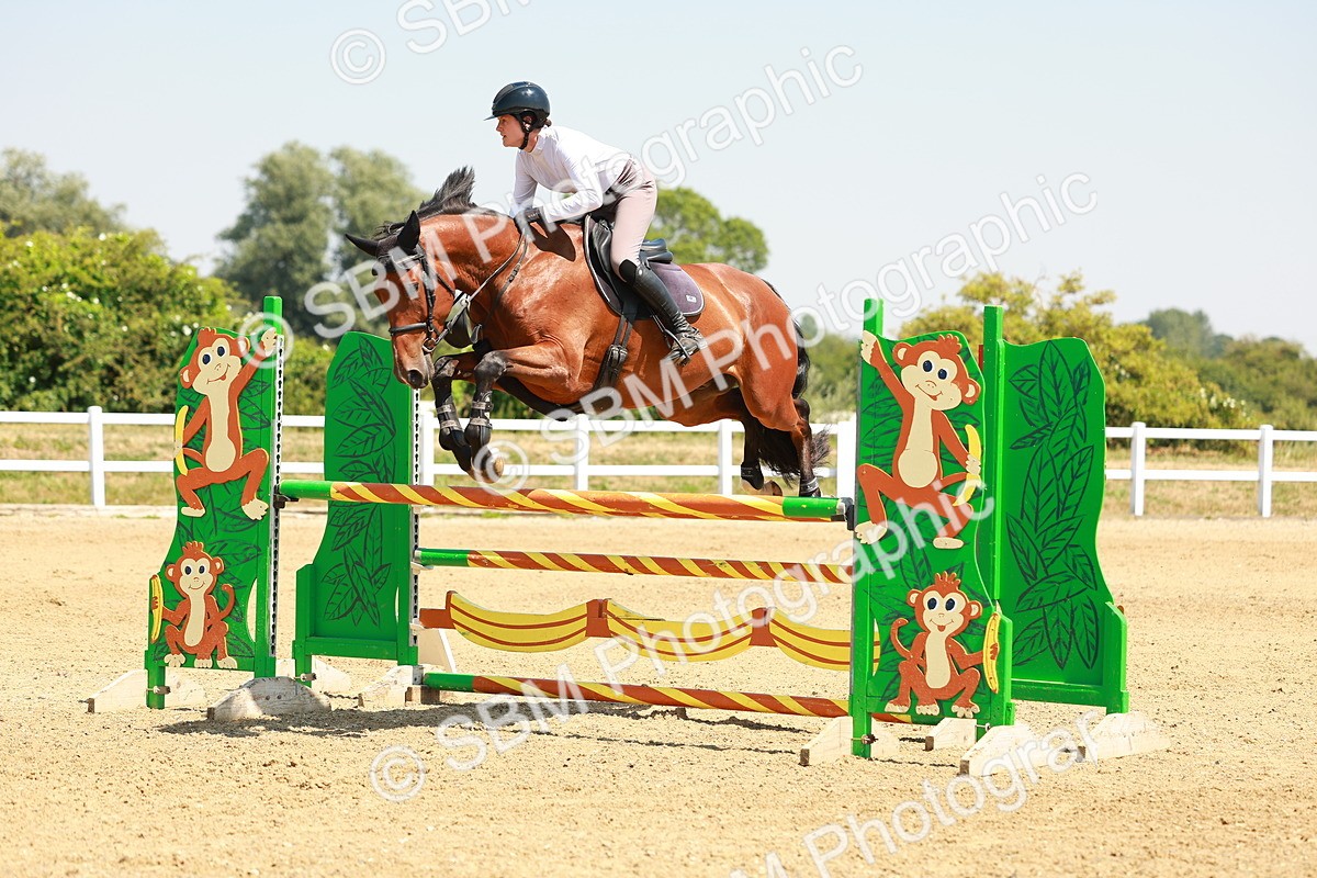 SBM_001571 - Class 4 - Senior Newcomers - 1.10m