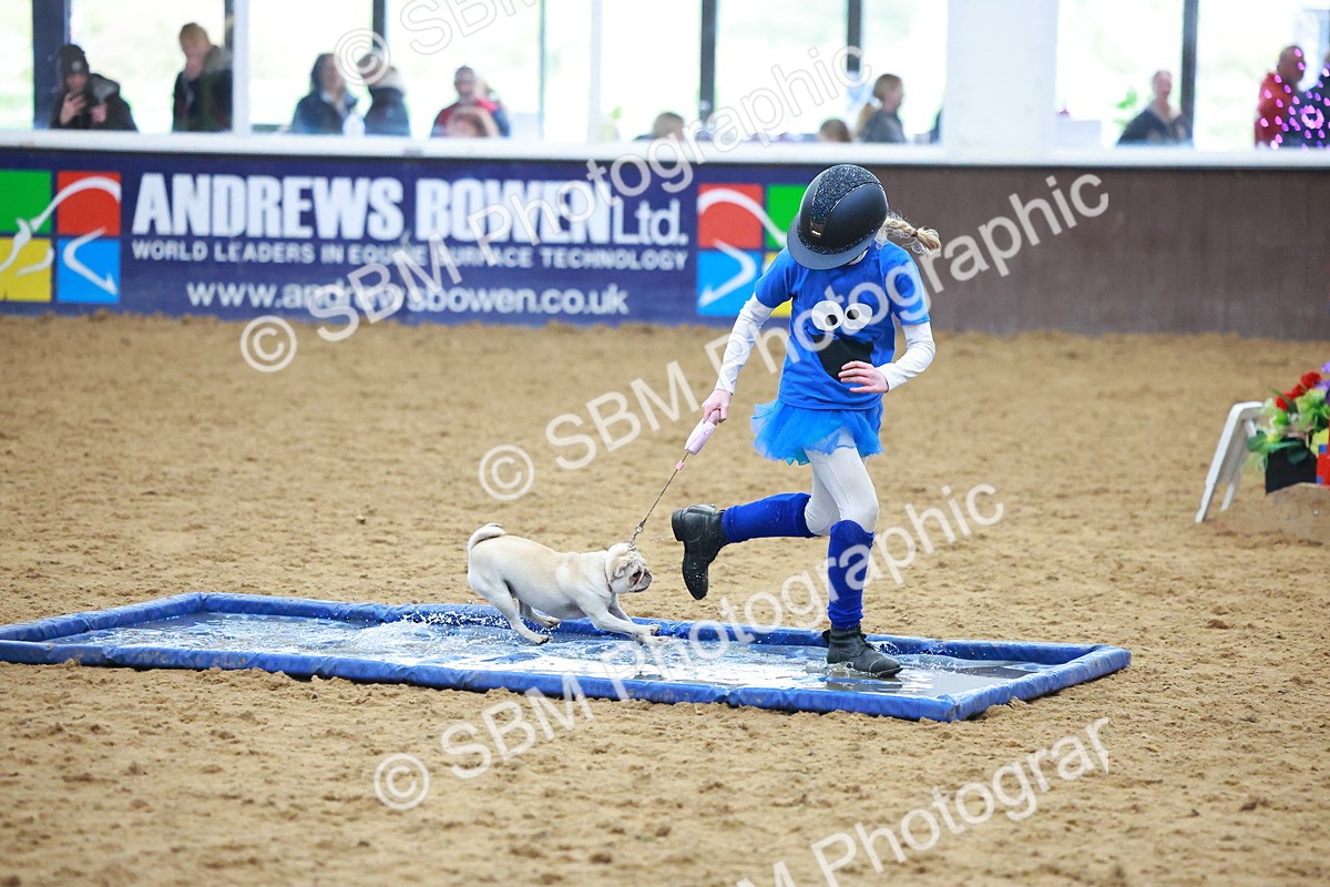 SBM_002156 - Class 3 - Horse & Hound (60cm)