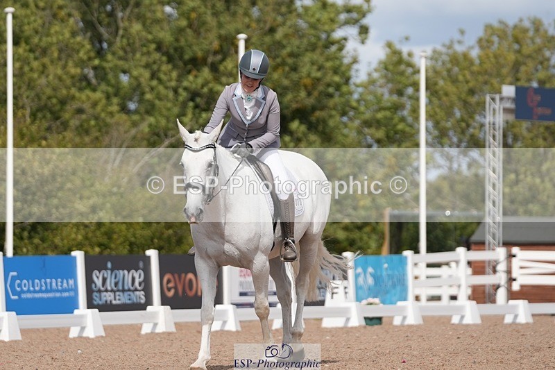 250906-122856-02354 - 070-Charlotte.DoreyDeards.Silver.Bounce