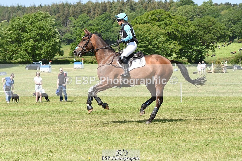 230527-111840-08826 - 305-BARRINGTON_57-Izzy_Taylor-XC