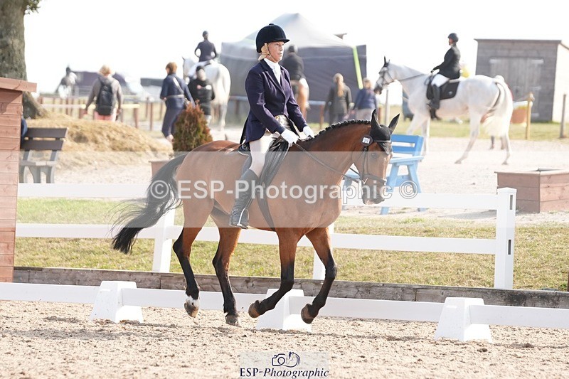 250817-093935-07179 - 157-Camilla.HankinsonChapel.Arch