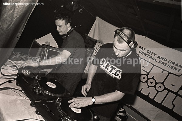 9 - Friends-&-Family @ the roadhouse 04.05.02