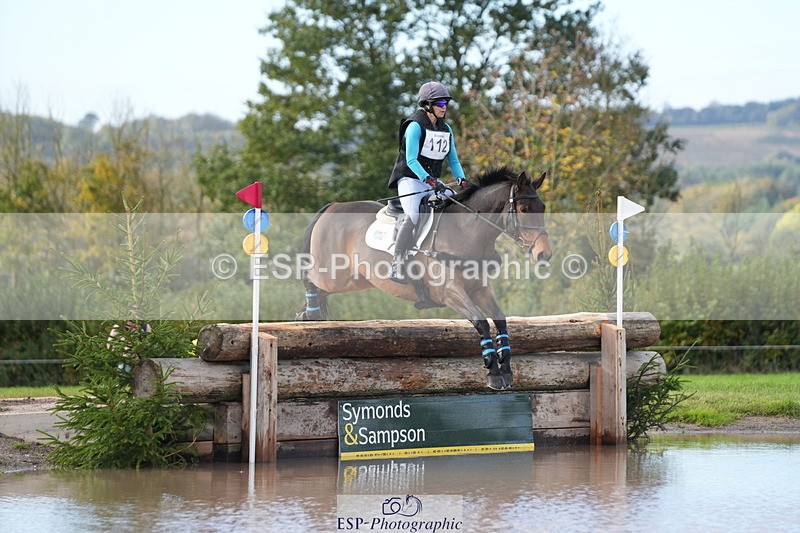 251024A-120921-08644 - B-112-Christina.Wiederkehr