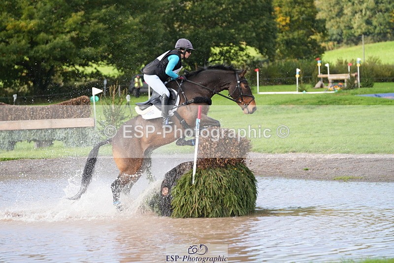 251024A-120924-08653 - B-112-Christina.Wiederkehr