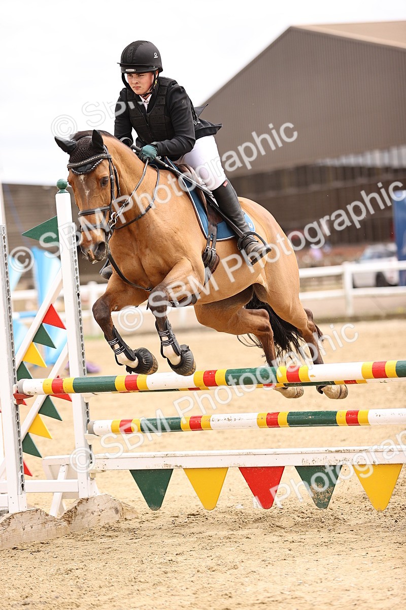 SBM_000410 - Class 4 - 1m showjumping