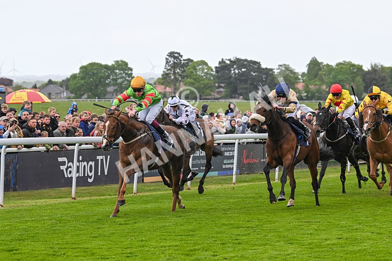 050525-Race 2-Hundred Caps-4251 - Race 2