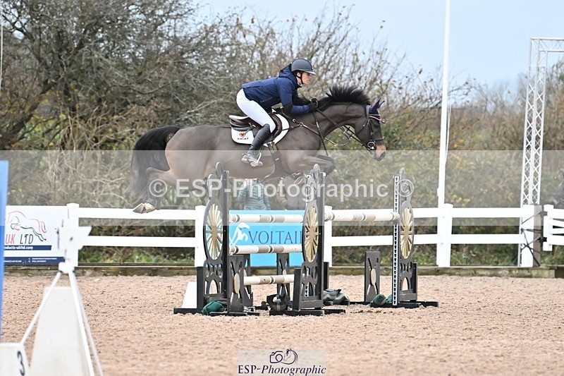 241206-141906-01080 - Cls 6 Foxhunter and 1.20m Open