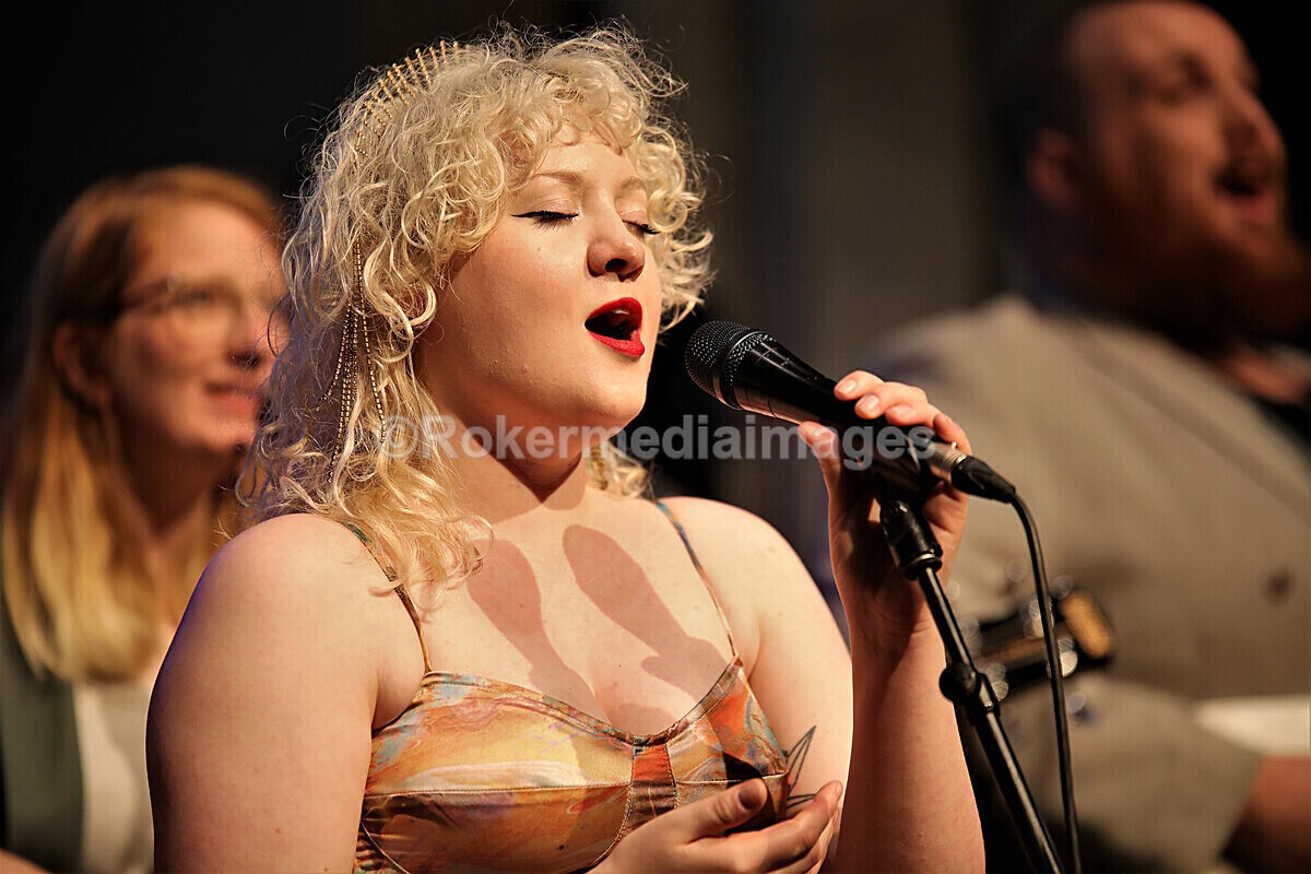 FOLK N BLUES-461 - FOLK and BLUES SEPT 2022