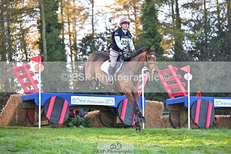 241026-102836-11178 - 328-Zara.Head-FOURFIELDS.LOVEHEART