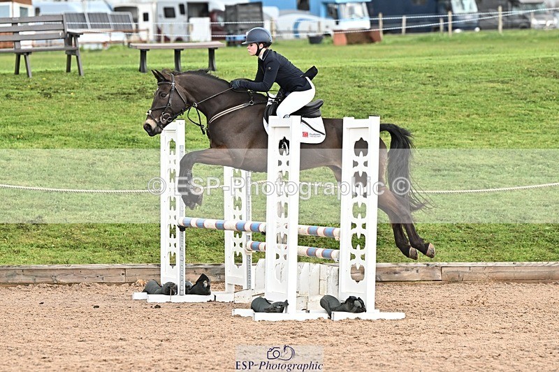 250416-094404-00089 - Cls 1 British Novice and 90cm