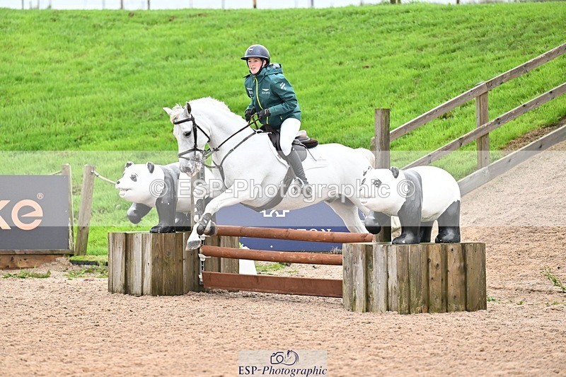 250920-161837-01865 - Cls 22 Pony Intro 90cm Derby