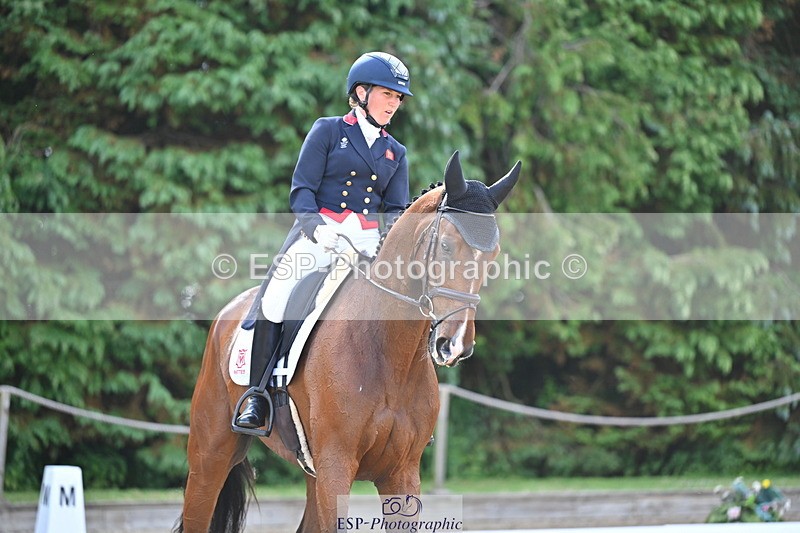 250523A-090233-05398 - D-451-Laura.Collett-DRUMGIVEN.MR.CHARISMA