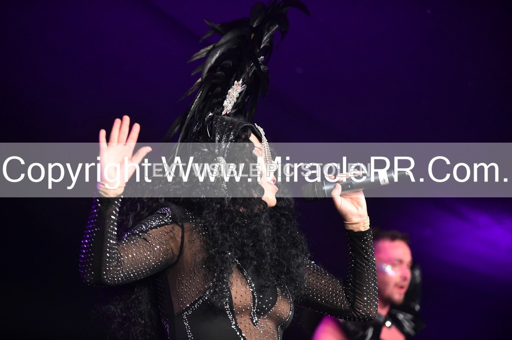 SH4_7050 - The Cher Experience