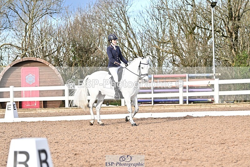 241214-130522-01833 - 111-Anya.Hitt-Cnoc.an.Noinin.Clover