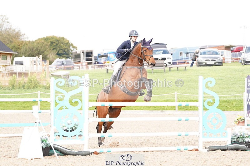 241004A-151012-00901 - Fri 04 Snr Fox & 1.20m Open