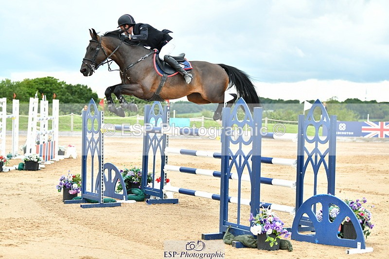 230720A-152156-03831 - Cls 9, 2 Star Big 1.40m Start to break