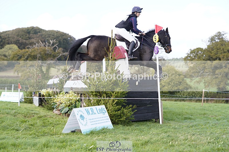 241025-125514-08012 - 130-Imogen.White-BE.TOUCHABLE