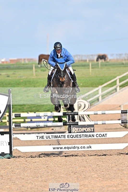 250326-142543-01144 - Cls 6 Foxhunter and 1.20m