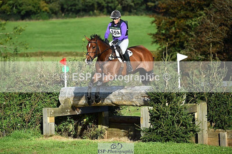 231022-152914-30391 - 359-ROSSDARRAGH.NERO-Charlotte.Rowe-XC