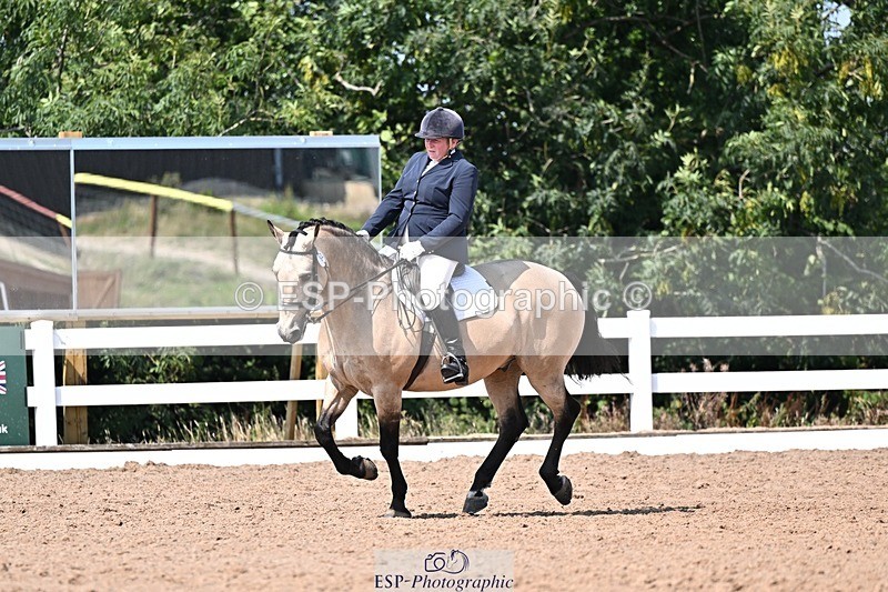 250816-121440-03957 - 082-Sarah.DavisWinston.Classic.Gold