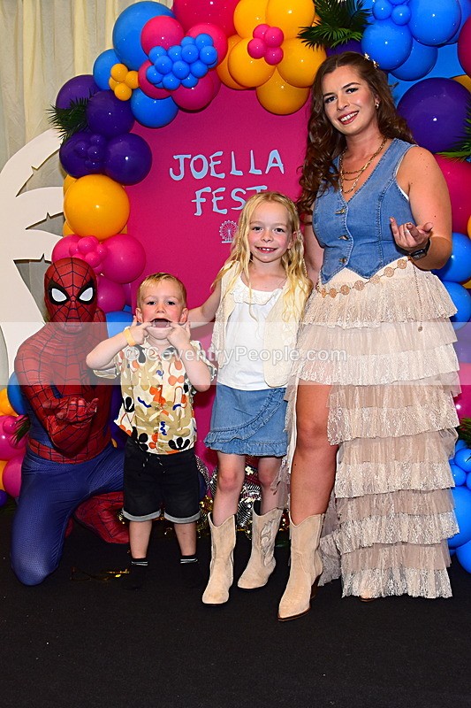 CON-298 - Joey and Ella