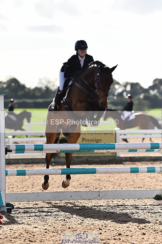 231014A-141032-05229 - Cls 15 1.05m Amateur Q 2nd R