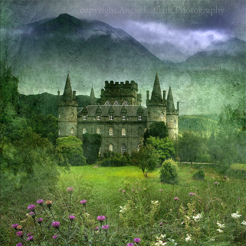 Inveraray Castle , Loch Fynne - Spirit of the Highlands