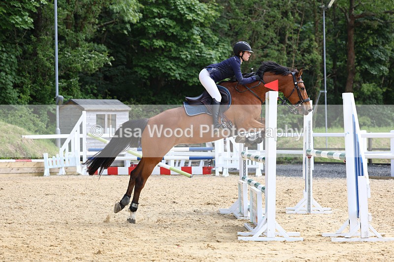 3E7A1105 - Class 13: Senior Newcomers/1.10m open