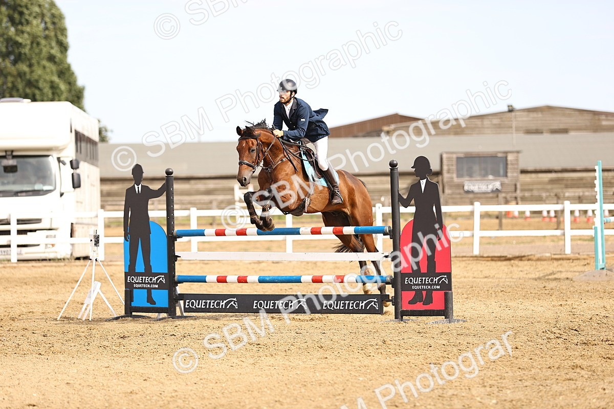 SBM_001700 - Class 6 - Senior Newcomers 1.10m