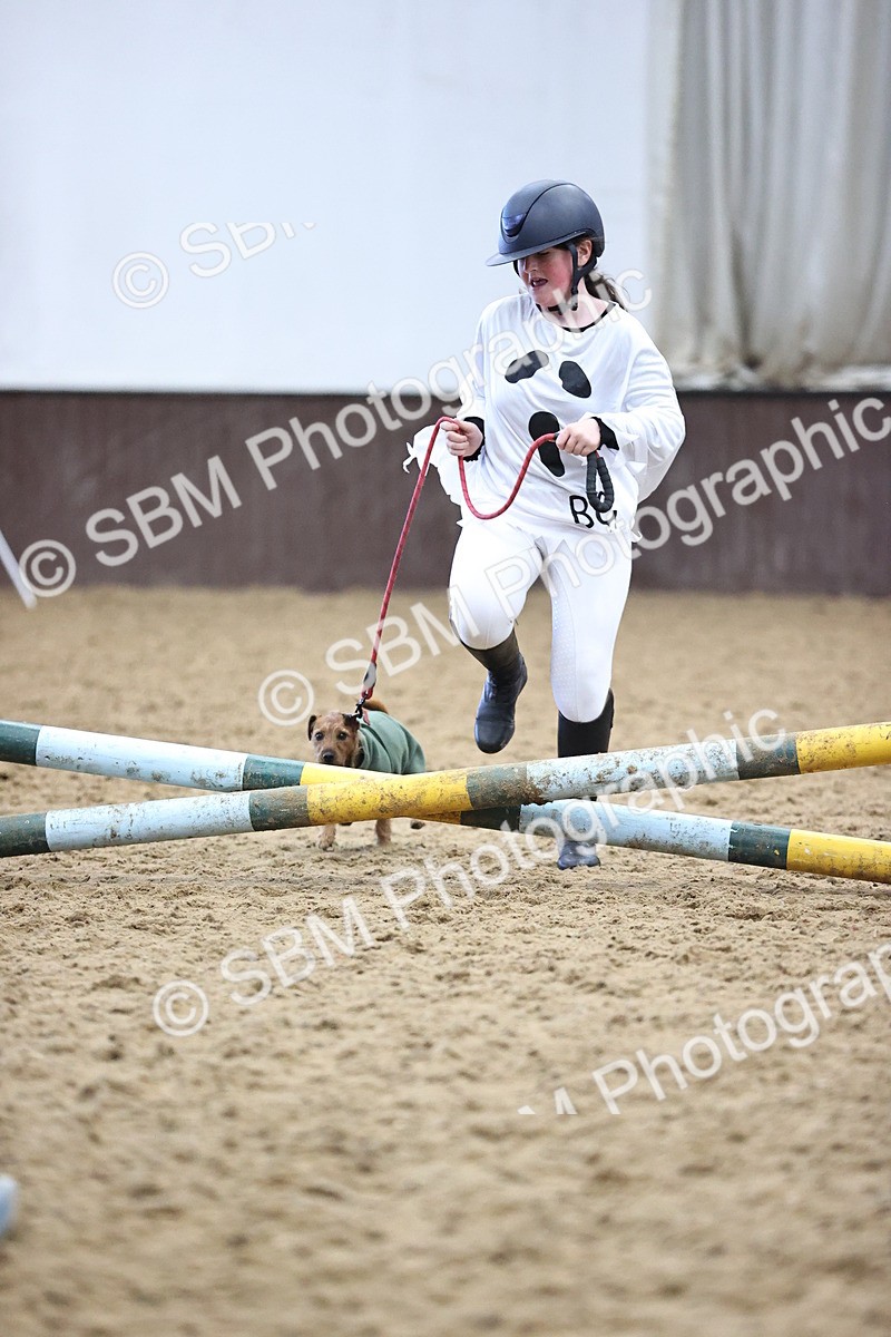 SBM_001513 - Class 3 - Horse & Hound 60cm