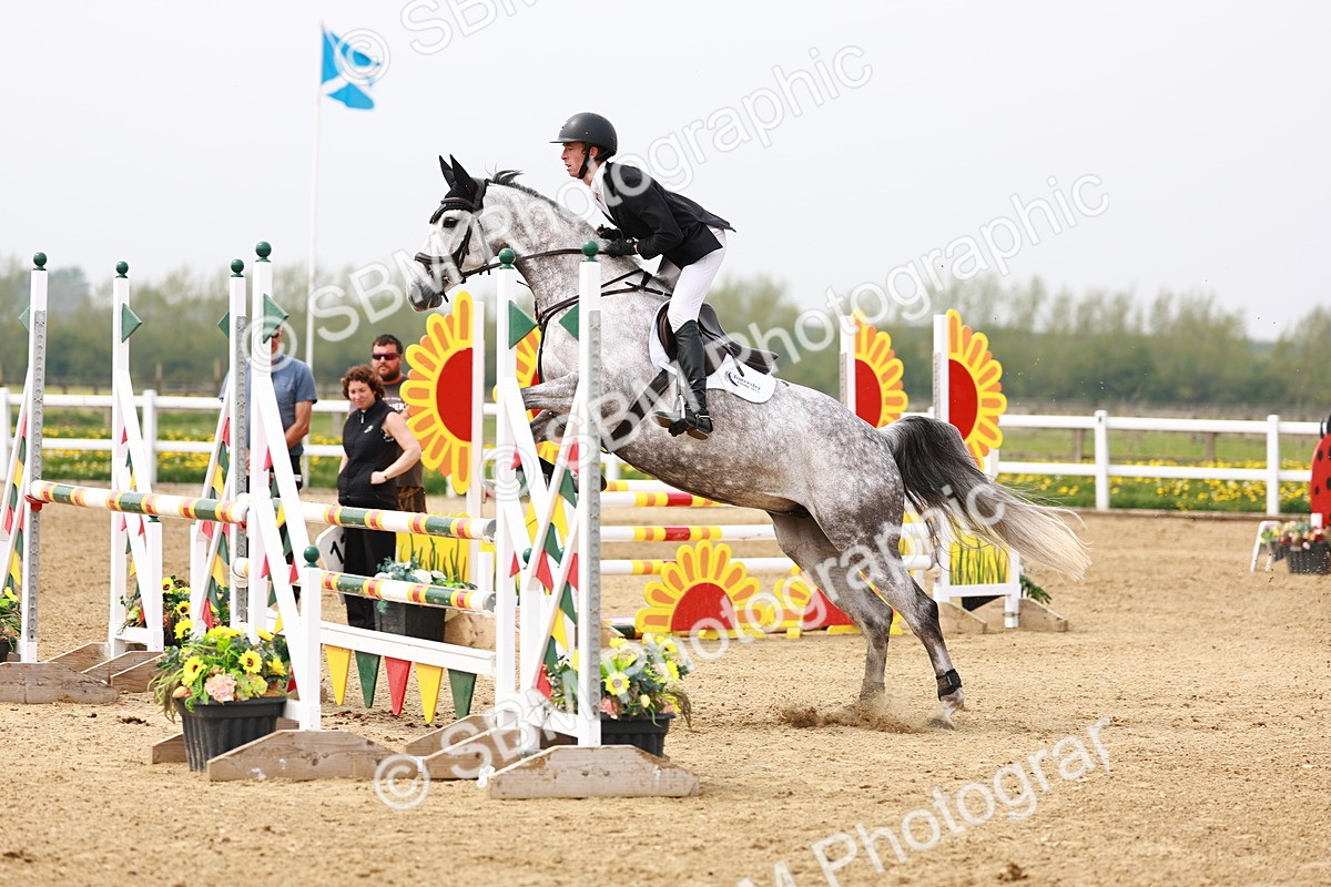  - Class 17 - Senior 1.05m