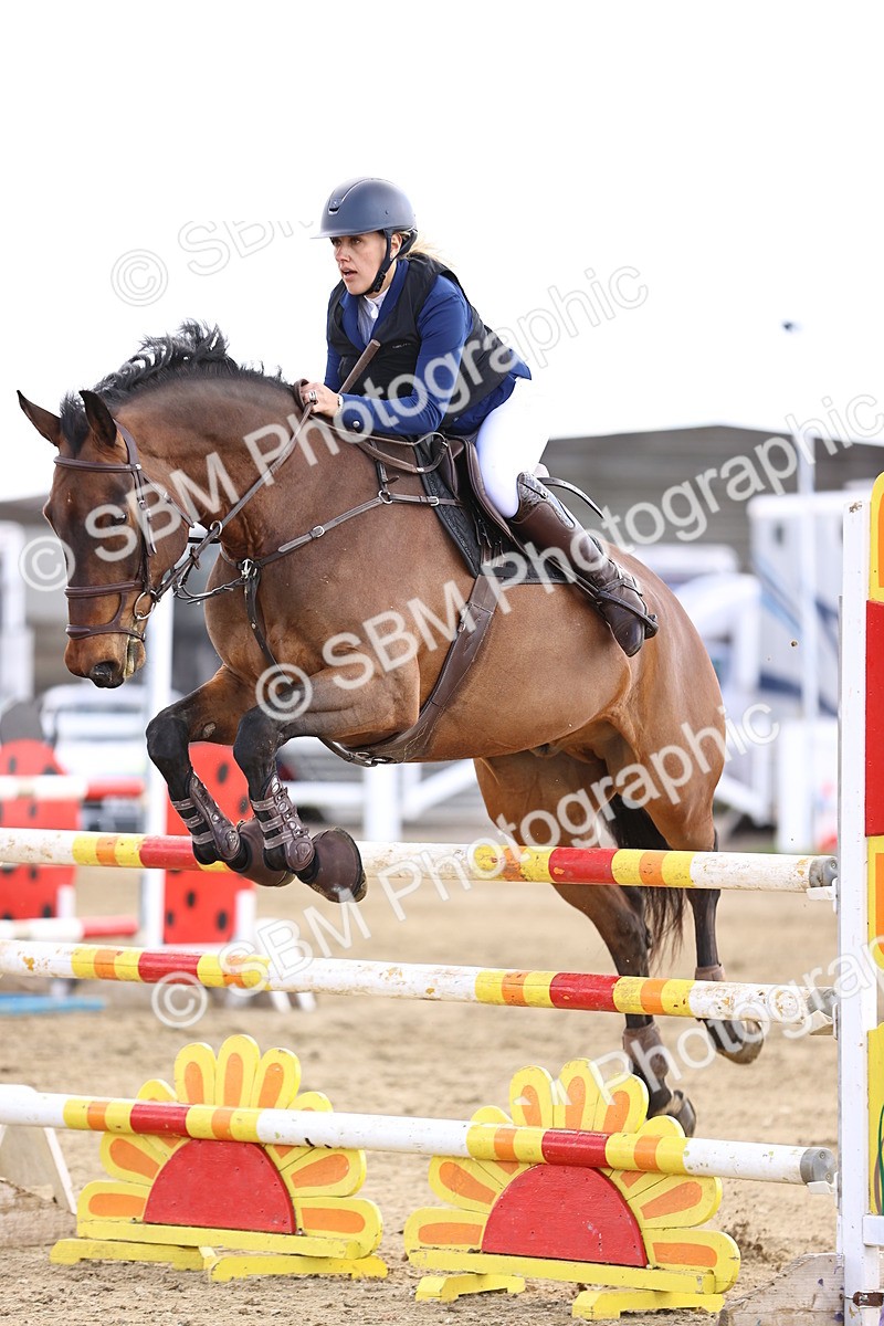 SBM_004020 - Class 17 - Senior Newcomers - 1.10m