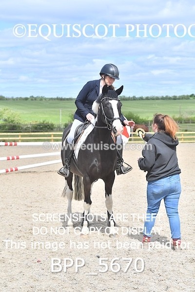 BPP_5670 - CLASS 24 SUN Senior BritiNovice/ 90cm Open