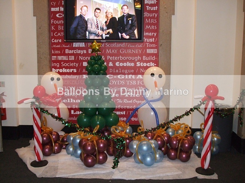 Snow scene - Balloon Sculptures