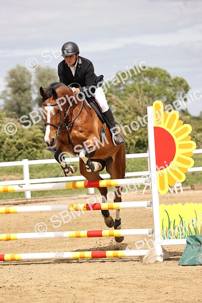 SBM_003424 - Class 11 - Senior Newcomers - 1.10m