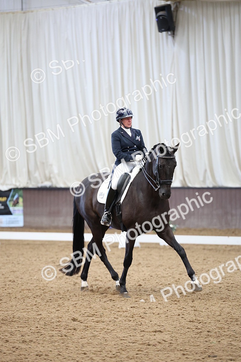 SBM_004774 - Class 9 - FEI Inter 1 Gold - 16.59-17.47