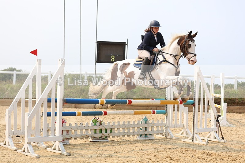 3E7A2501 - Class 8: Senior Newcomers/1.10m open