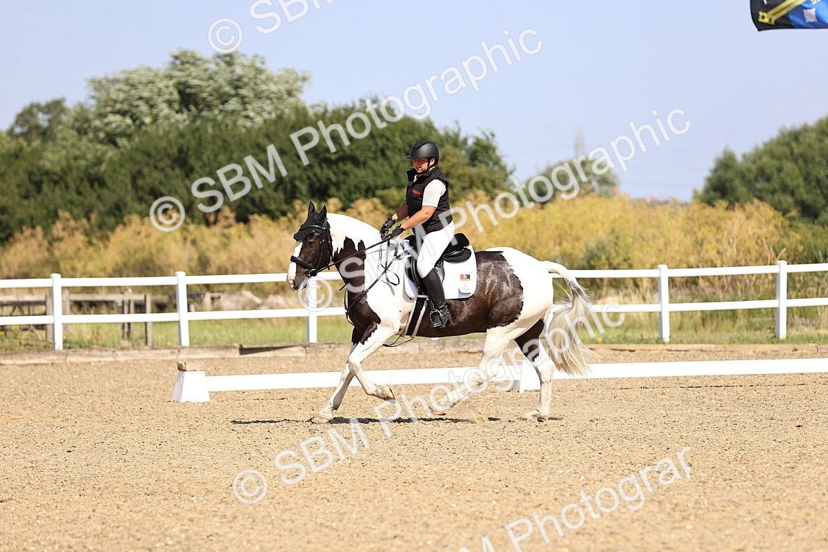 SBM_009247 - Novice 5 - 9.50-10.53