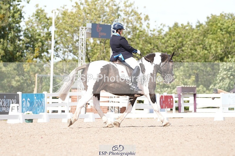 250906-134840-03397 - 106-Lucy.HamblettGalliano.Gold.Dust