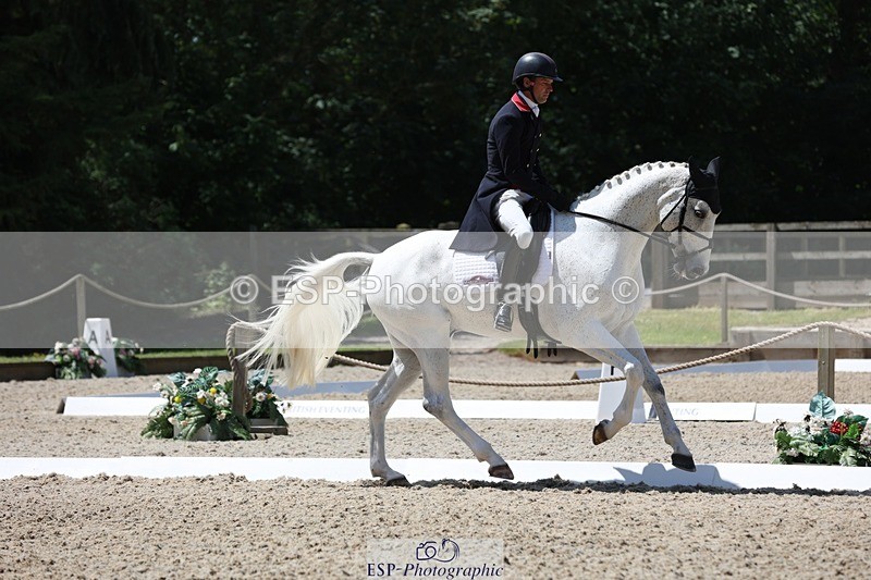 230526-125507-06286 - 163-UVERA_Z-Harry_Meade-WEDTrotUp+DR