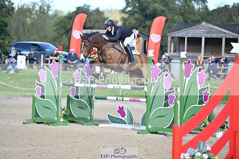 231022-112950-26326 - 321-MAN.ABOUT.TOWN.II-David.Doel-SJ