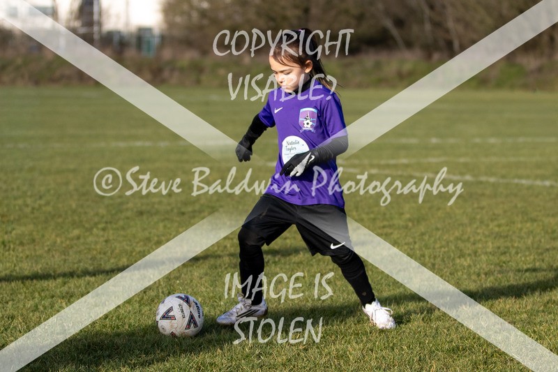 1DX31190 - 2026-01-17 FC Abbey Meads U9 Purple Girls V Develop FC U9 Girls