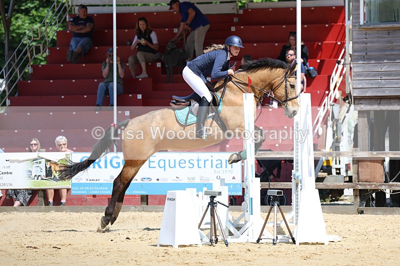 3E7A9560 - Class 8: Senior 80cm