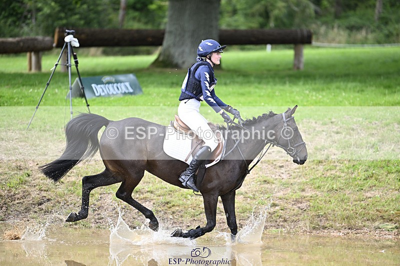 240804-153351-18303 - 605-Xanthe_Baylis-TULLIBARDS_HERSELF