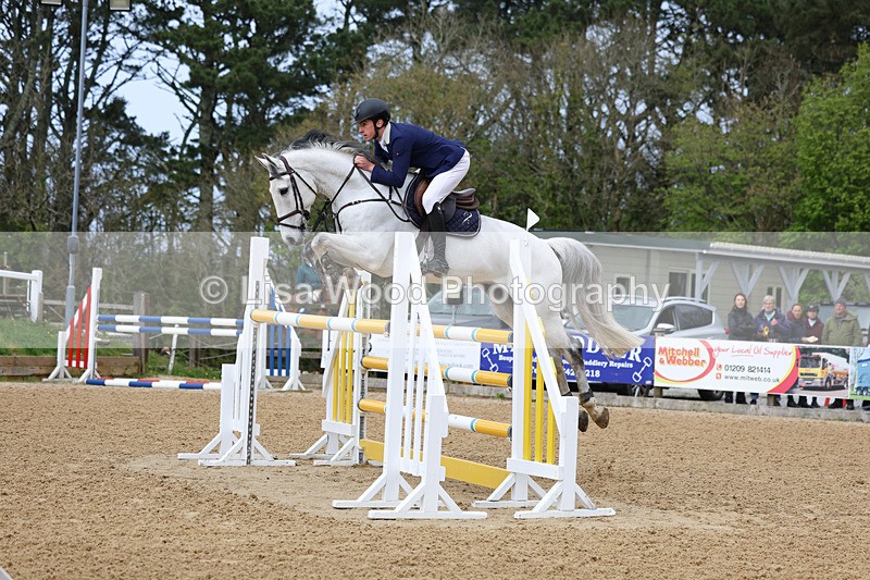 3E7A2461 - Class 9: Senior 1.30m open