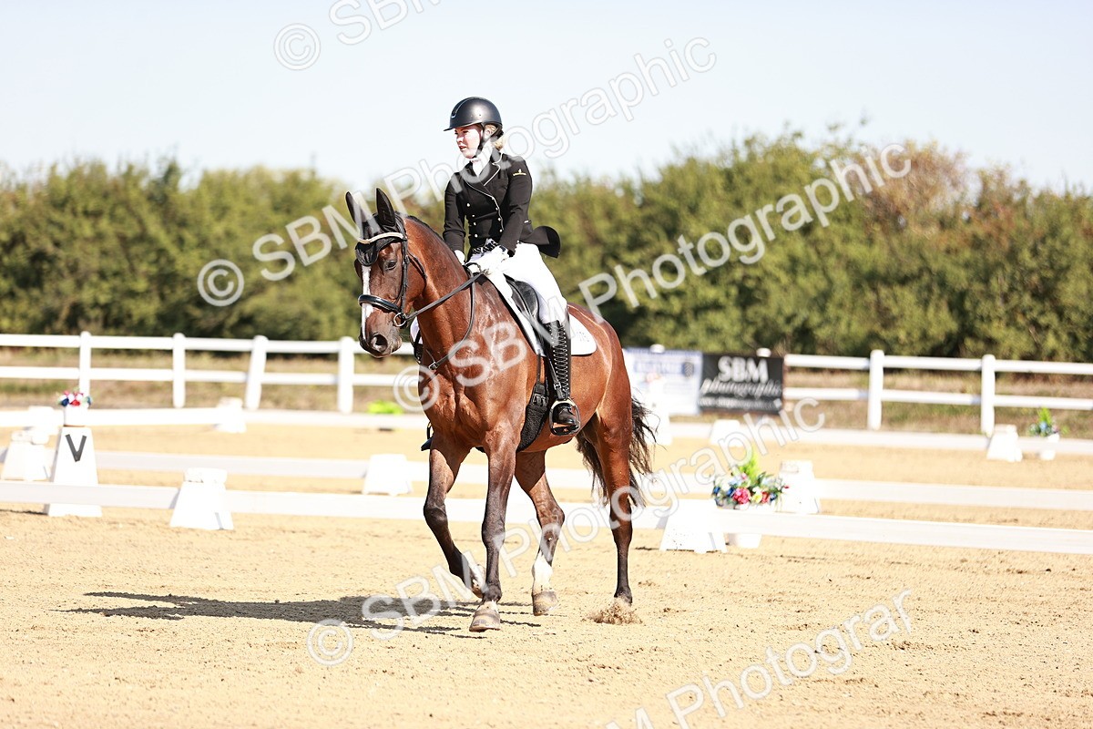 SBM_004383 - Class 12 - Novice 5 - 10.31-11.41