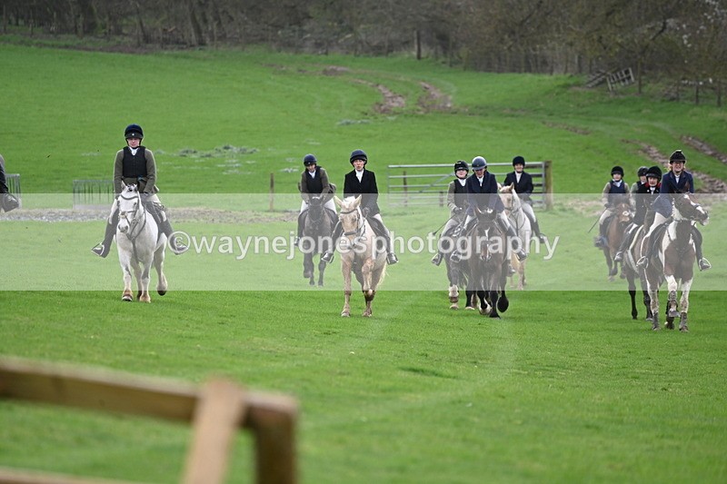 WJ6_9106 - Line Three