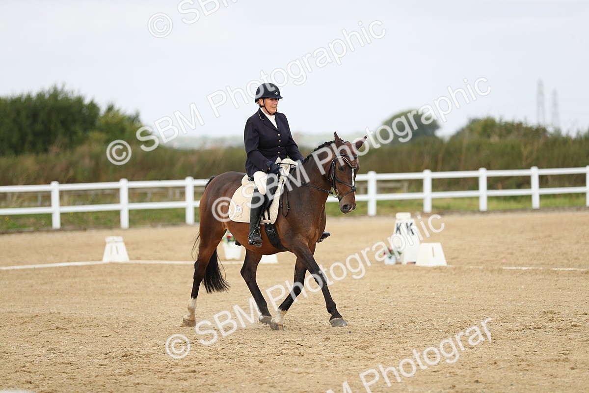 SBM_016421 - Class 13 - Novice 23 - 11.25-12.35