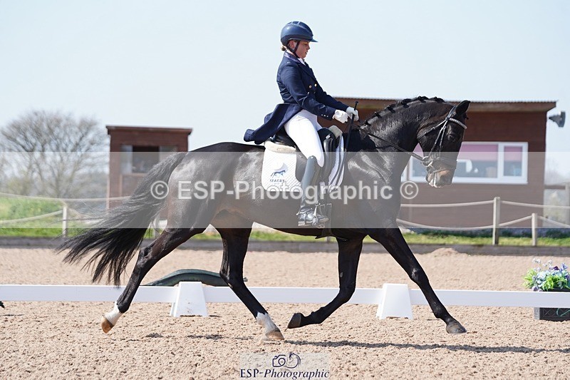 250404-133142-06198 - 003-Abbie.Newbury-Seagry.Firstamour